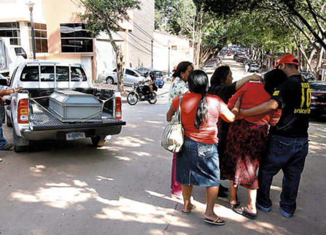 Lenta entrega de los cuerpos