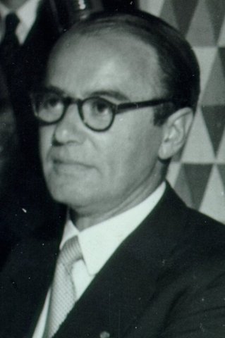 Tiselius demostró que los anticuerpos constituyen la fraccion gamma-globulinica del suero.