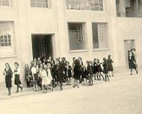 1942 - LAS MUJERES SE TRASLADAN A BELLAVISTA