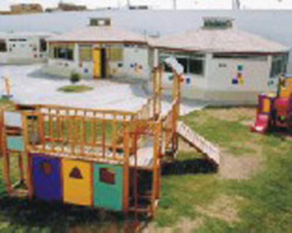 2000 - AMPLIACIÓN DEL AMÉRICA KINDER