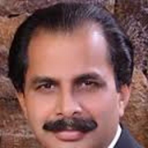 PML-N Candidate Threatens Policeman