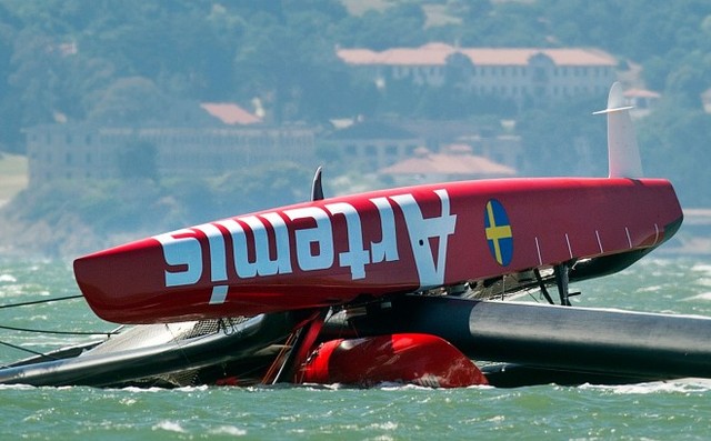 America’s Cup boat crashed today, this time with fatal results