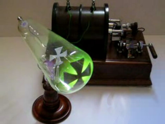 Experimentación con los rayos catódicos de Thomson