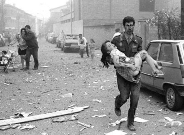 Comienzan atentados de forma estrategica, golpes de opinion por parte de la E.T.A en contra del gobierno español y en  medio de la guerra civil española surge el dictador Francisco Franco.