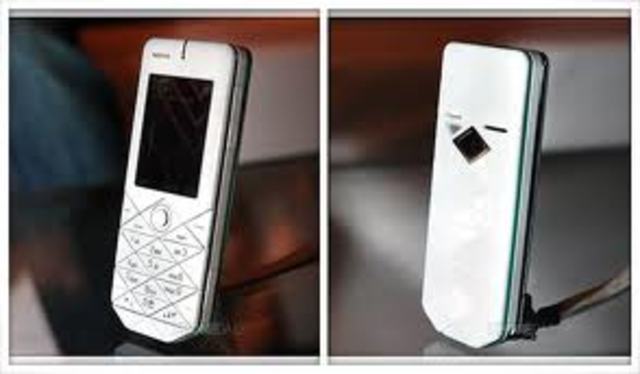 Segundo teléfono móvil Nokia 7500