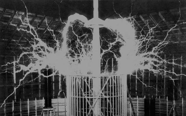 Tesla invents 2-coil “Tesla Coil”