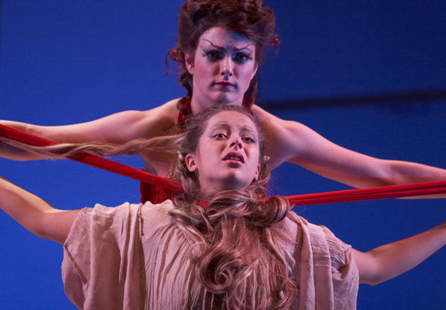 la première pièce de théâtre