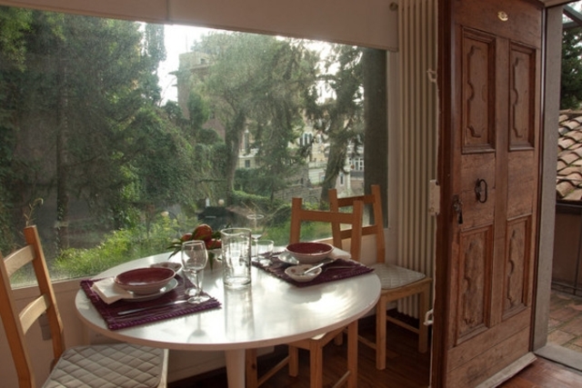 Castle and Beckett rent their walk-up in Rome