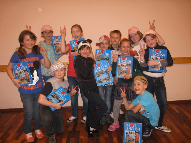 Участие вокального ансамбля 3-х классов в Горродском театральном конкурсе