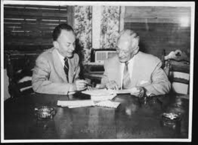 LIDERES  FIRMAN  EL  PACTO  DE  BENIDOM