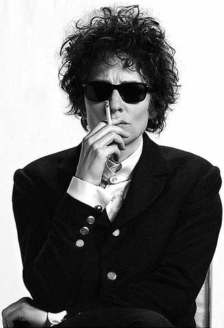 Bob Dylan Releases "Like a Rolling Stone"