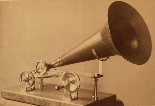 Cylinder Gramophone