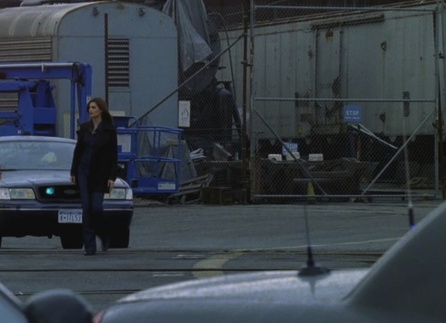 Agent Castle sees Detective Beckett for the first time