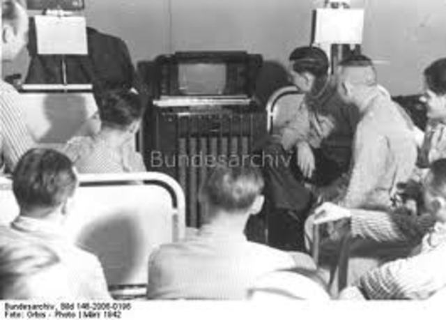 Первые регулярные передачи.