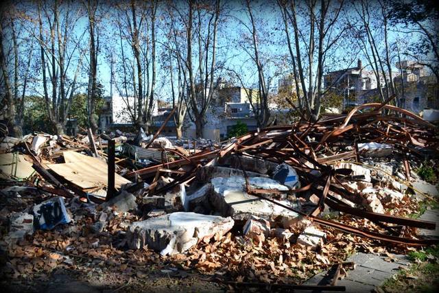 Confirman asbesto en escombros