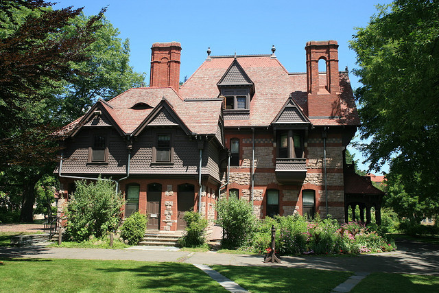 Mark Twain goes to Europe.