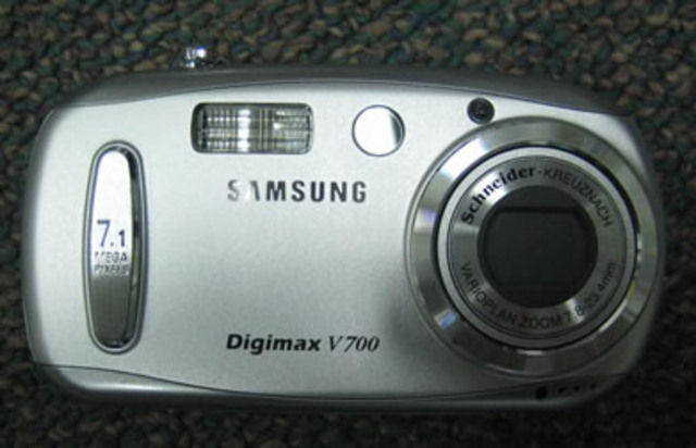 Mi primera cámara digital: SAMSUNG DIGIMAX V700