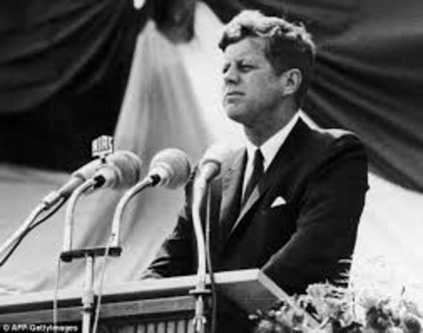 Kennedy holder Berliner talen