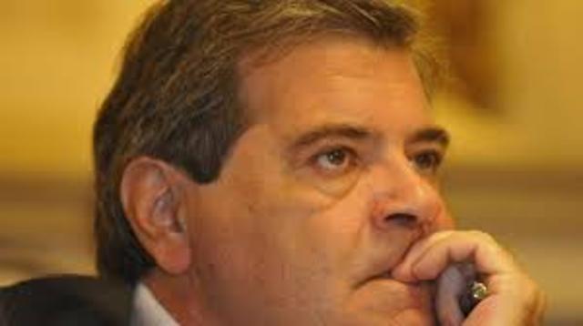 De la Sota echa a Bussi