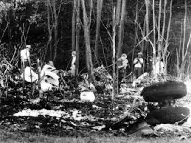 Plane Crashes In Milwaukee