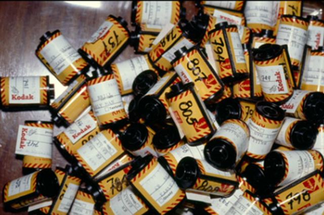 Desenvolvimento do primeiro rolo kodak de 35 mm