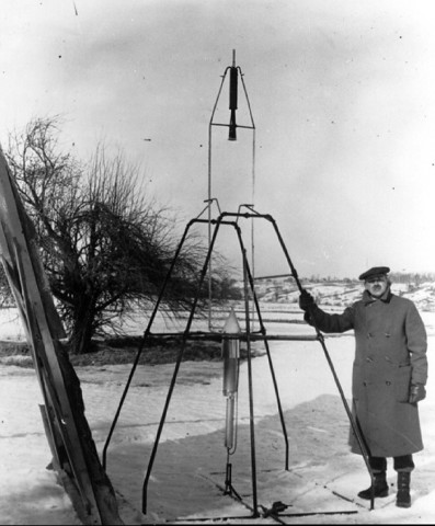 Goddard Launches the First Liquid-Fueled Rocket