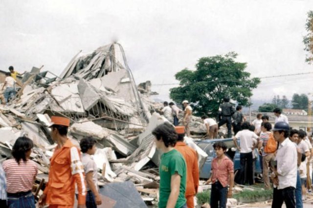 la ciudad de Popayán es destruida por un fuerte movimiento telúrico