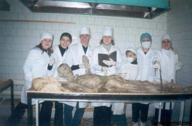 Human anatomy: Leonardo da Vinci started dissecting human bodies.