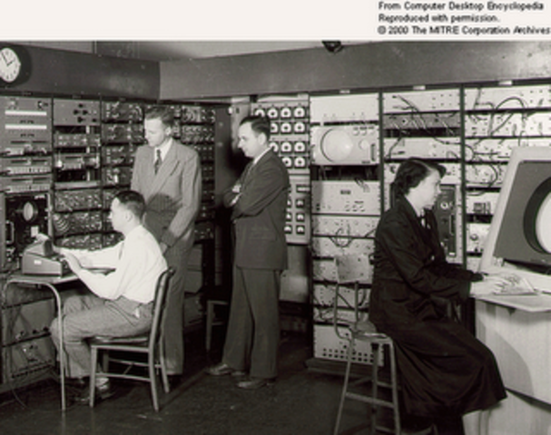 1º computador a processar informação em tempo real