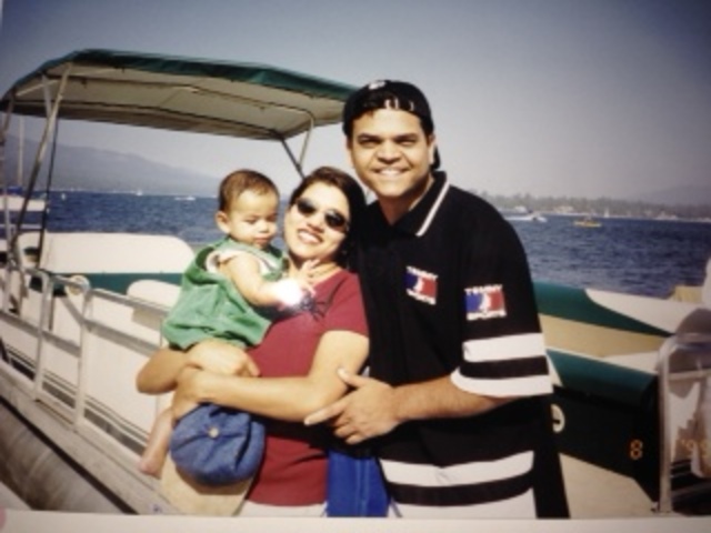 Nací en West Hills, California