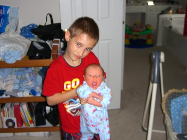 Mi hermano nació en 2006.