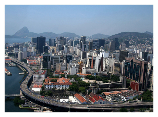 Muito cansativo ir da Barra ao Centro da cidade todo dia! :(