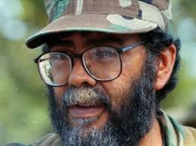 Muere de un paro cardiaco , Manuel Marulanda Vélez."tirofijo"