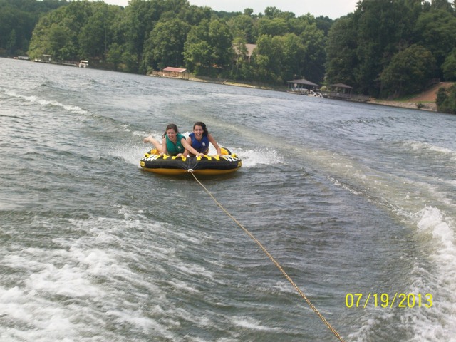 Mi famalia y yo recibimos un barco en 2013.