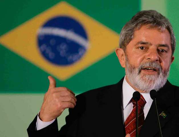 LULA É ELEITO PRESIDENTE DO BRASIL