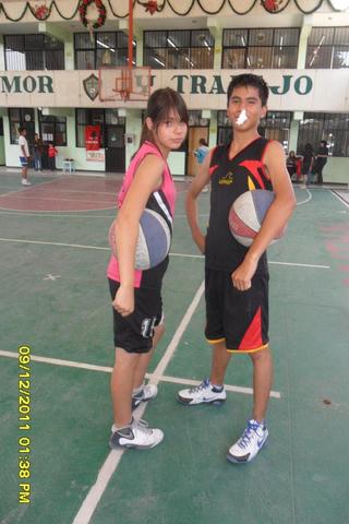 Dejó de entrenar futbol y comienzo con baskeball