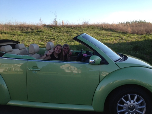 Yo recibé el coche para mi dieciséis cumpleaños.