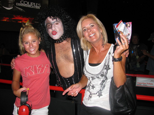 Mi mama, mis amigos, y yo vimos a Kiss concierto en 2009.