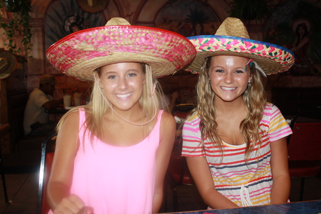 Mi amiga Kylee y yo comimos comida Mexicana en li decimosexto cumpleaños en 2012.