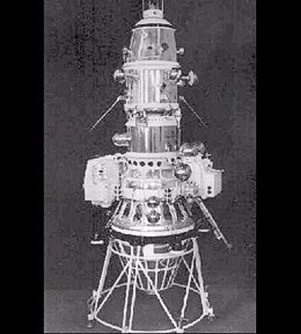 First artificial satellite of the Moon