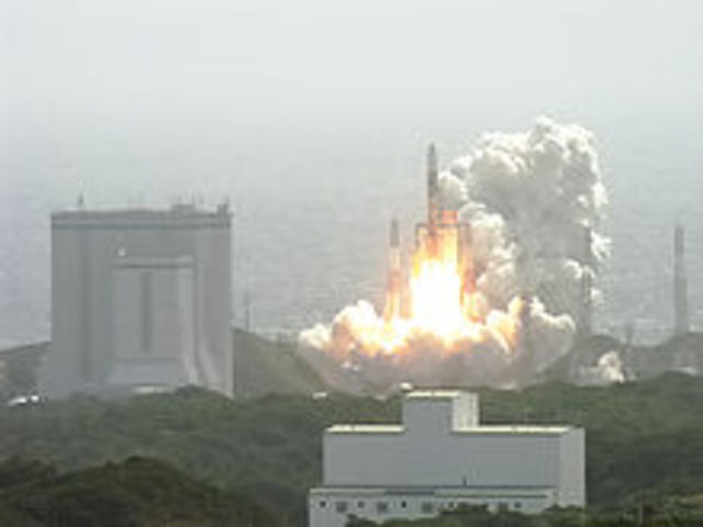 Japan launches SELENE