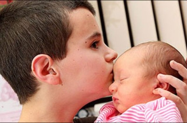 NACIMIENTO DE MI HERMANITA