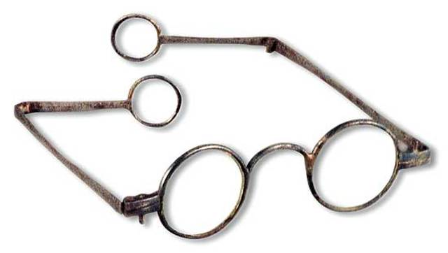 (Microscope) The first eye glasses