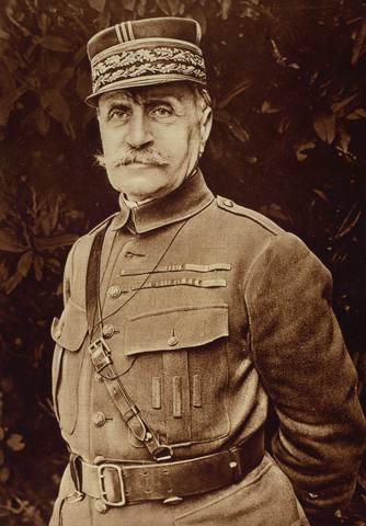 Robert Nivelle become commander of French Forces
