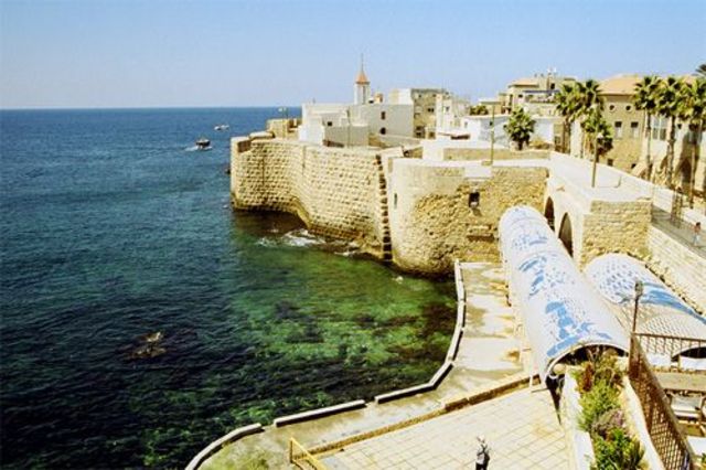Ciudad de Acre, conquistada por los cruzados...