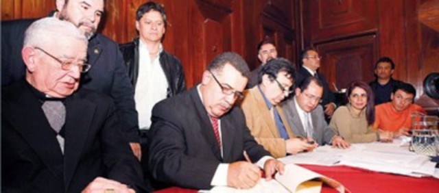 EL GOBIERNO OTORGA LA AUTONOMÍA UNIVERSITARIA