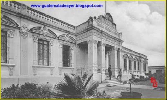 El Decreto 131 establece la Escuela Normal Central de Varones