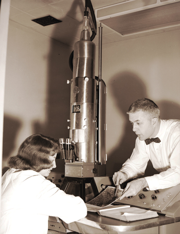 Invention of the electron microscope