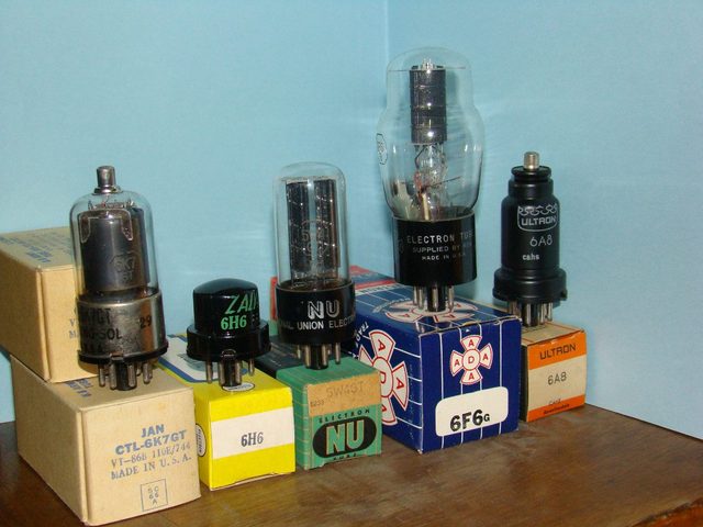 alexander lee de forets inventa el bulbo