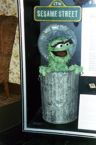 J.S BRUNER I SESAME STREET